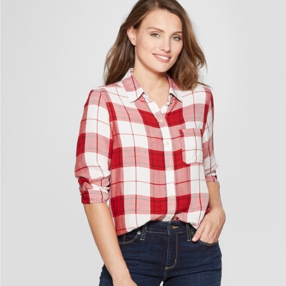 Universal Thread Red and White Plaid Button-Up Shirt
